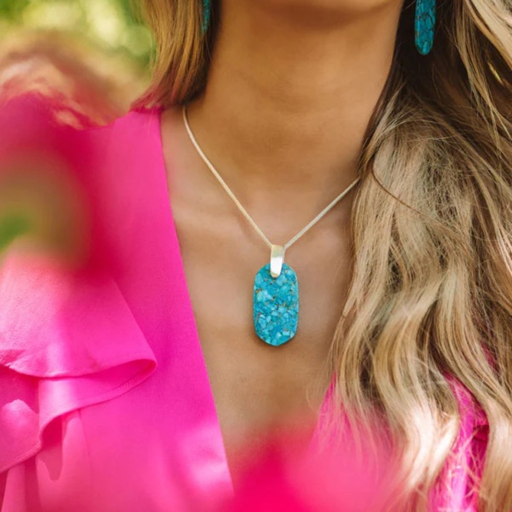 Kendra Scott Inez large turquoise pendant adjustable chain gold tone